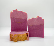 Load image into Gallery viewer, Hibiscus Blueberry Tea Soap
